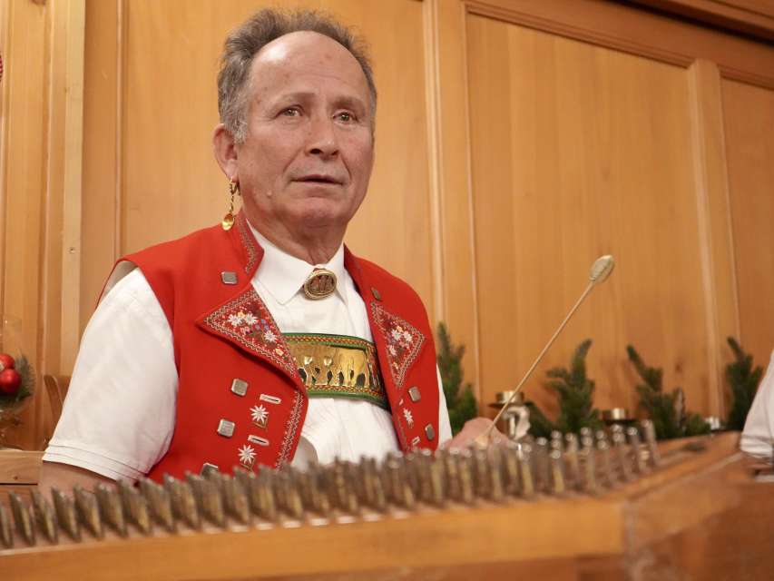 Hans Sturzenegger - Hackbrett und Witz