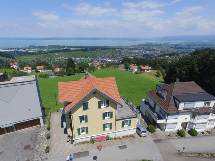 Ferienwohnung und B&B Rätia