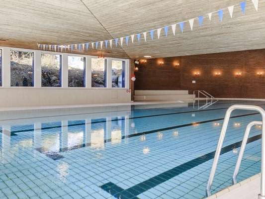 Klinik Gais indoor swimming pool